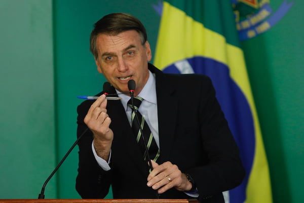 Bolsonaro: “Pretendo botar em votação o excludente de ilicitude”