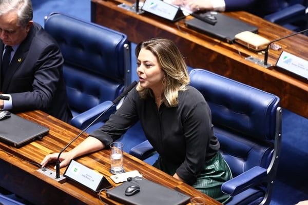 Cerimônia de posse no Senado, Leila Barros (PSB-DF)