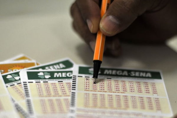 Mega-Sena pode pagar R$ 27 milhões neste sábado