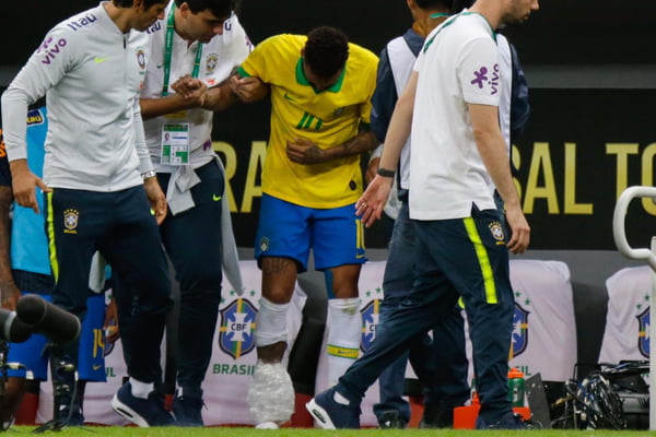 Neymar machucado