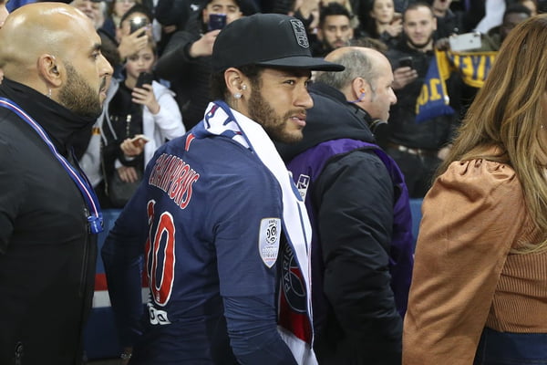 Bem-vindo? Neymar deve estrear na temporada pelo PSG neste sábado