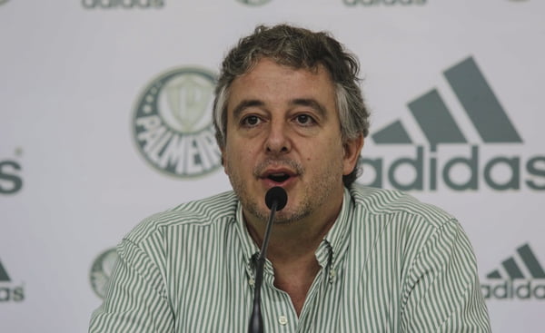 Palmeiras Unveils New Uniform at a Press Conference