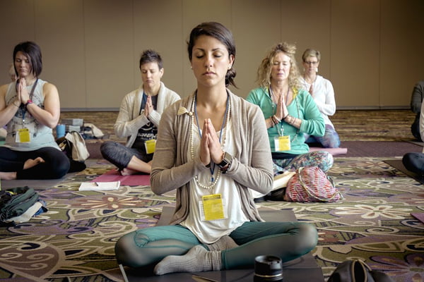 Os benefícios da meditação – e 3 locais com aulas de graça em Brasília