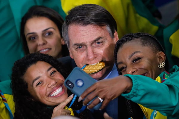 Bolsonaro recebe atletas do Pan