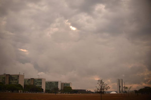 Céu nublado em Brasília