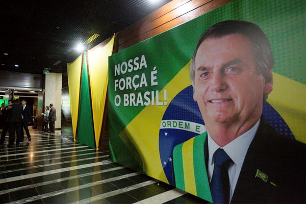 Sigla de Bolsonaro usa foto oficial da Presidência em divulgação