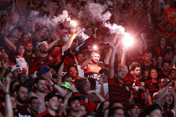 No Rio, torcida do Flamengo faz apoteose no estádio do Maracanã