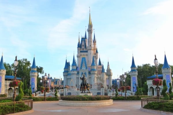 Disney endurece uso de máscaras nos parques da Flórida, epicentro nos EUA