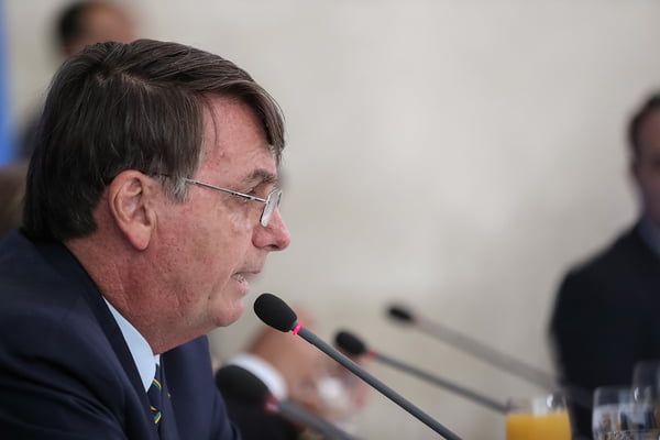 Bolsonaro cancela evento para finalizar reforma administrativa