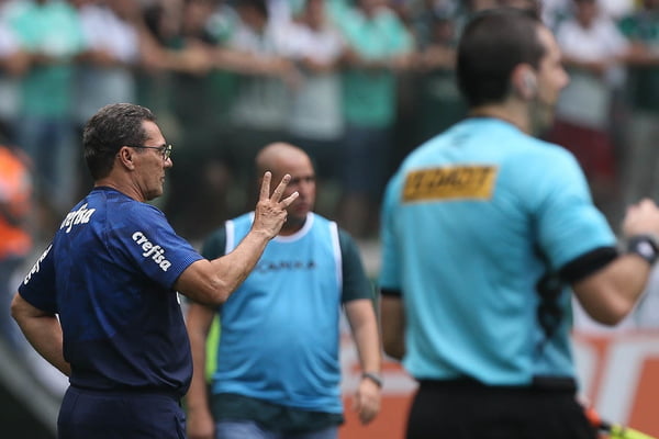 Palmeiras envia ofício à CBF questionando critérios de arbitragem