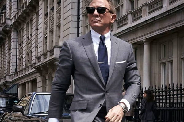 Daniel Craig como James Bond no filme 007 Sem Tempo Para Morrer