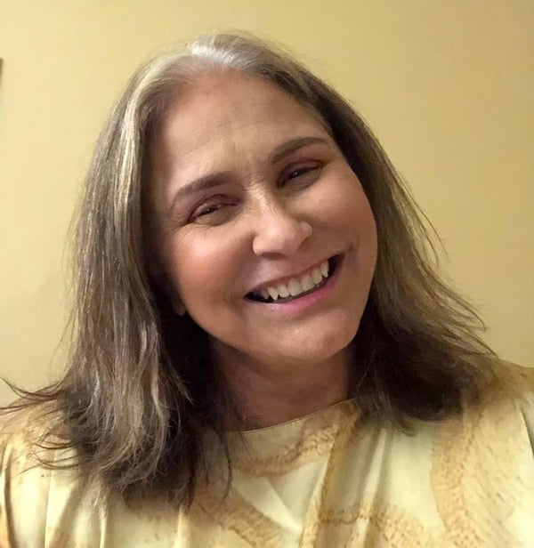 Fafá de Belém sorrindo