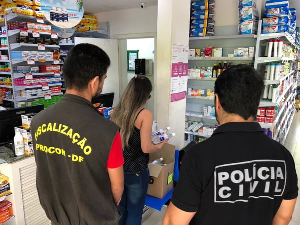 Farmácia interditada em Sobradinho por vender álcool em gel por preço abusivo