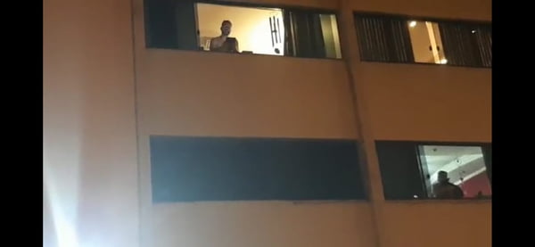 Morador faz show da janela no Cruzeiro