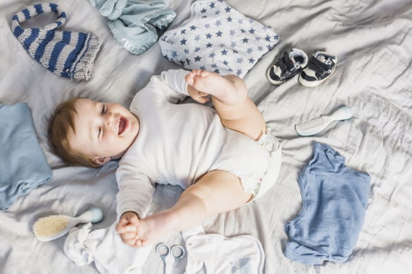 Guarda-roupa do bebê como organizar