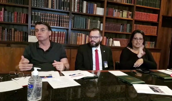 Jair Bolsonaro, Jorge Seif e a tradutora de Libras