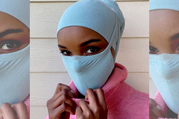 Modelo americana-somali Halima Aden com máscara e hijab criados para o projeto Banding Together