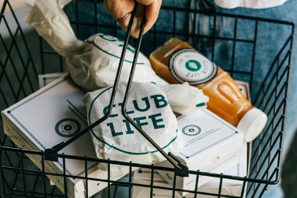 Club life to go, delivery