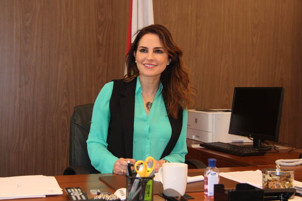 A ministra da informação do Líbano, Manal Abdel Samad