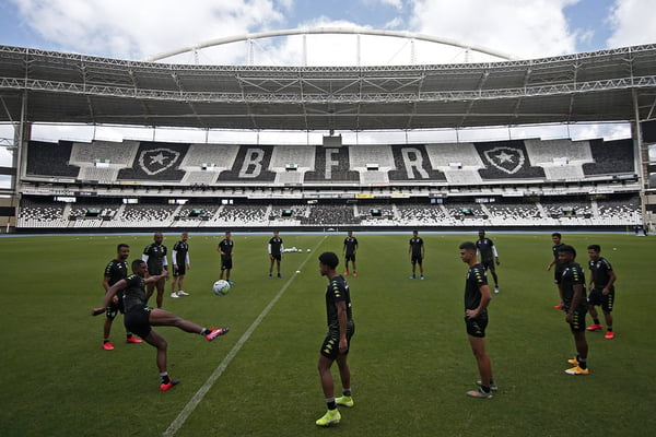 Botafogo no Nilton Santos