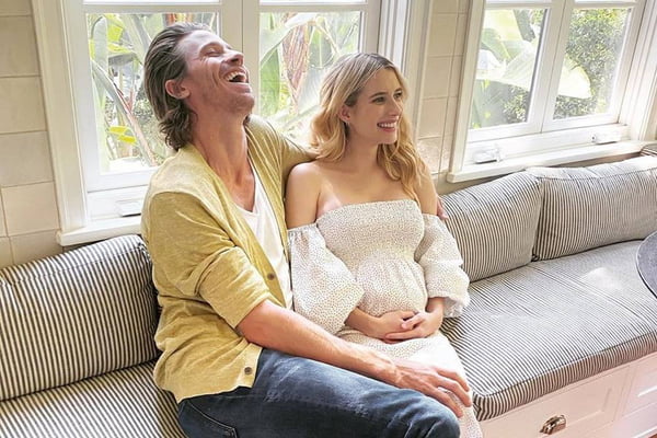Emma Roberts grávida e Garrett
