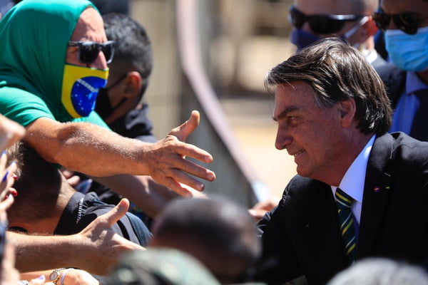 Bolsonaro cumprimenta apoiadores no 7 de Setembro
