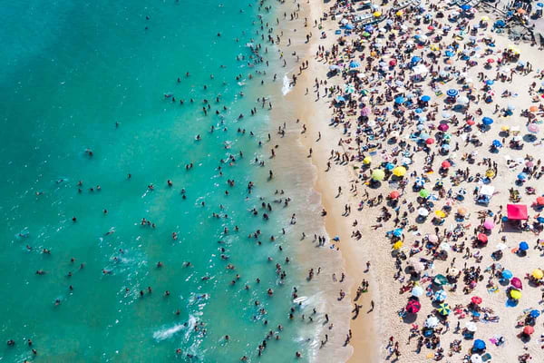 movimento nas praias do Rio RJ aglomeracao pandemia coronavirus
