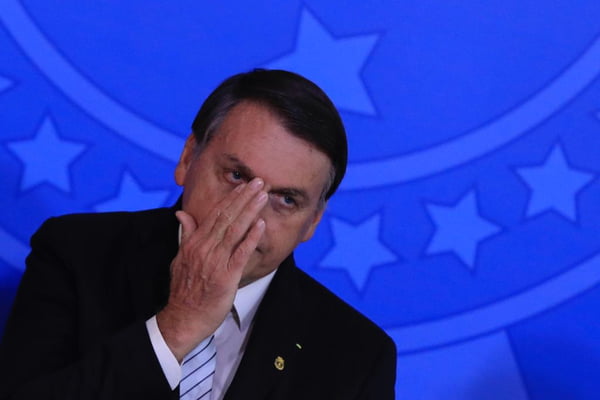 Bolsonaro sanciona maior pena, de até cinco anos, por maus-tratos a animais