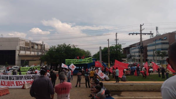 Protesto contra a privatização da CEB
