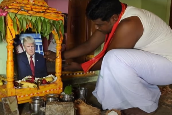 Indiano devoto a Donald Trump