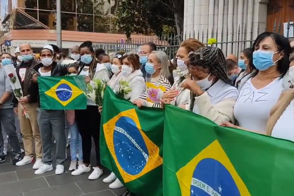 Manifestação de brasileiros em Nice