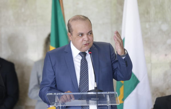 governador ibaneis Rocha assina refis DF 2020