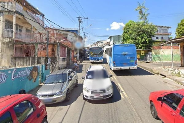 Mulher tem a cabeça esmagada por roda de ônibus em Manaus