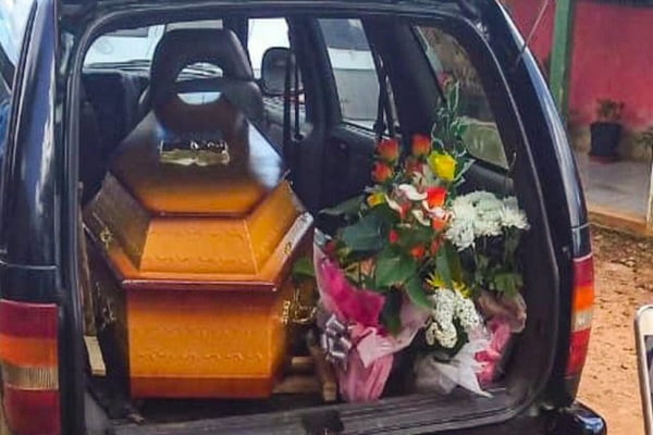 Bebês mortos são trocados e caso vem à tona no enterro da mãe em SC