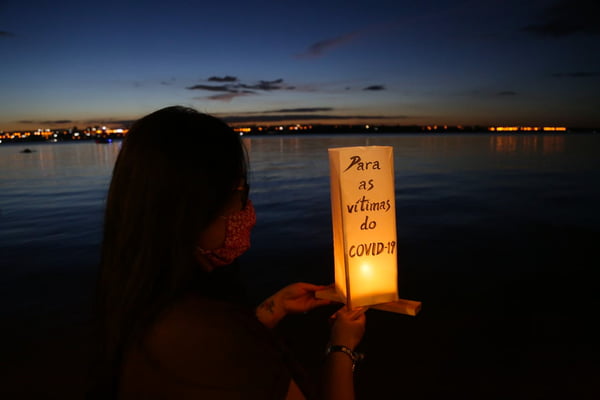 Festival Tooro Nagashi em Brasília, lanternas iluminam o lago Paranoá em homenagem os mortos 6