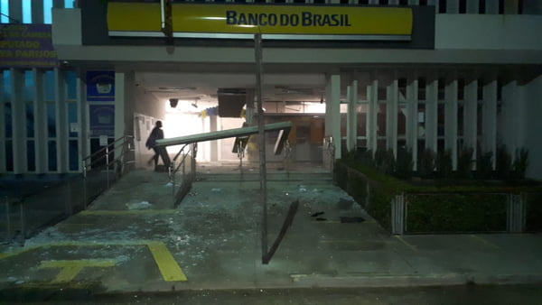 Fachada do Banco do Brasil em Cametá alvejada por tiros