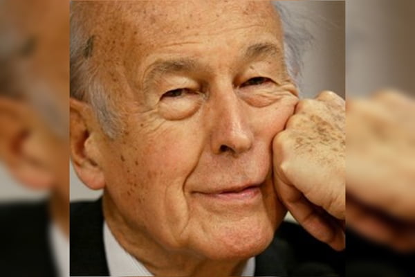 Ex-presidente francês Valéry Giscard morre aos 94 anos vítima da Covid-19
