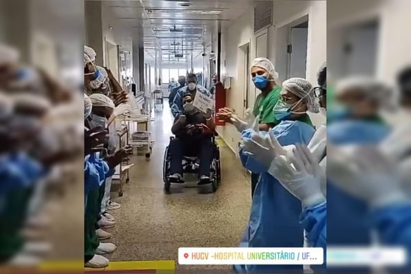 Wilson Lima posta vídeo de alta de pacientes com Covid-19 Vírus não venceu