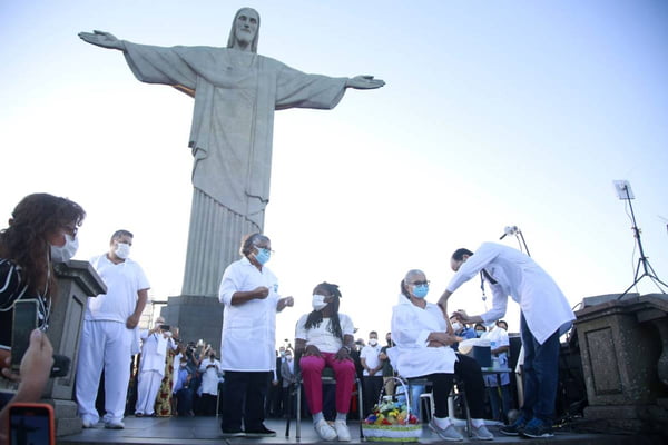 Início da vacinação no Rio aconteceu no Cristo Redentor