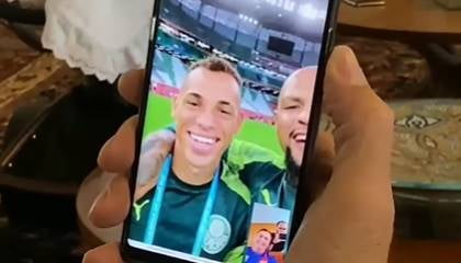 Bolsonaro conversa com jogadores do Palmeiras