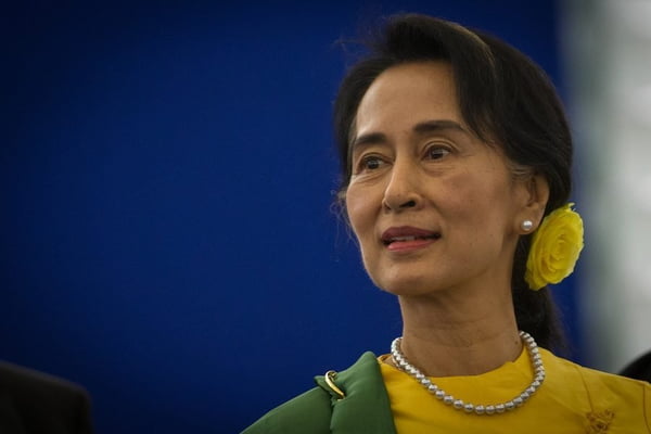 Aung San Suu Kyi, líder civil de Mianmar e vencedora do Prêmio Nobel da Paz em 1991