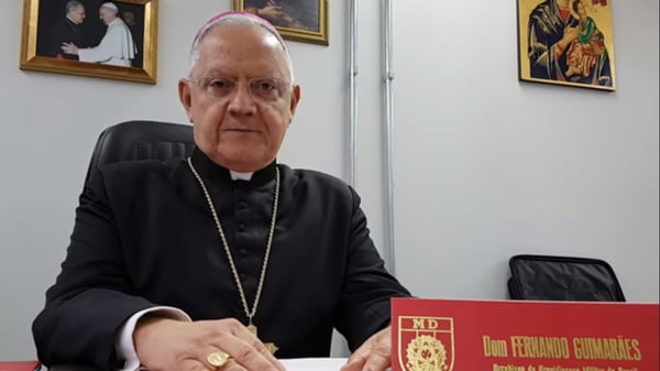 Arcebispo ordinário militar, dom Fernando Guimarães
