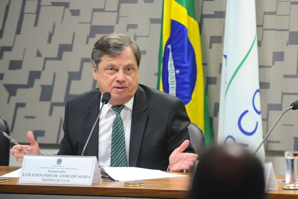 Embaixador do Brasil na França, Luís Fernando Serra, é cotado para substituir Araújo