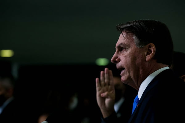 Presidente Bolsonaro faz pronunciamento sobre o novo auxílio emergêncial.