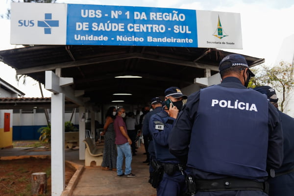 Vacinação dos policiais militares no UBS do Núcleo Bandeirante