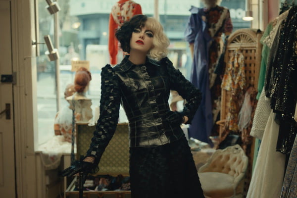 Emma Stone como Cruella De Vil