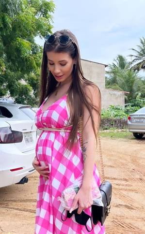 Noiva de Whindersson Nunes, Maria Lina mostra barriguinha de gravidez