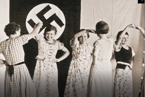 Jovens alemães perguntam sobre o passado dos avós durante o nazismo