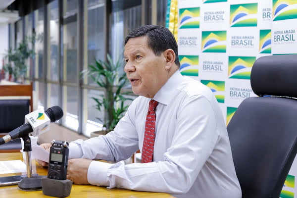 Vice-Presidente da República, Hamilton Mourão na gravação do programa “Por Dentro da Amazônia”.  Foto: Romério Cunha/VPR