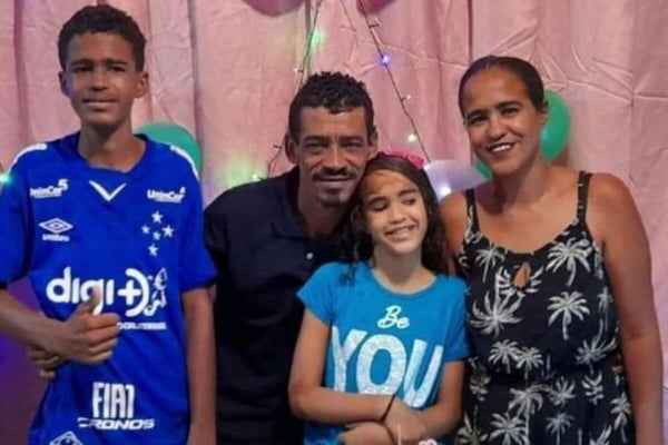 Família soterrada após deslizamento de barreira em Jaboatão, Pernambuco